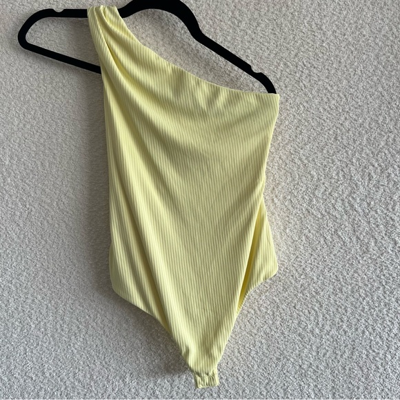 Privacy Please Revolve Women’s Bekka Canary Yellow Bodysuit Size Small‎ - Picture 3 of 16